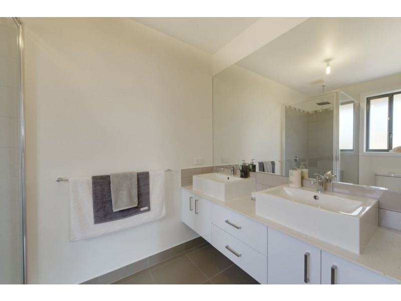 13 Dianella Drive, Blackmans Bay TAS 7052