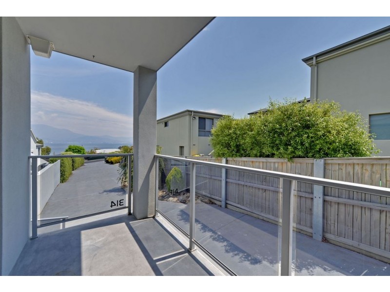 1/314 Carella Street, Tranmere TAS 7018