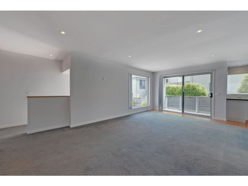 1/314 Carella Street, Tranmere TAS 7018