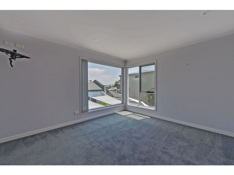 1/314 Carella Street, Tranmere TAS 7018