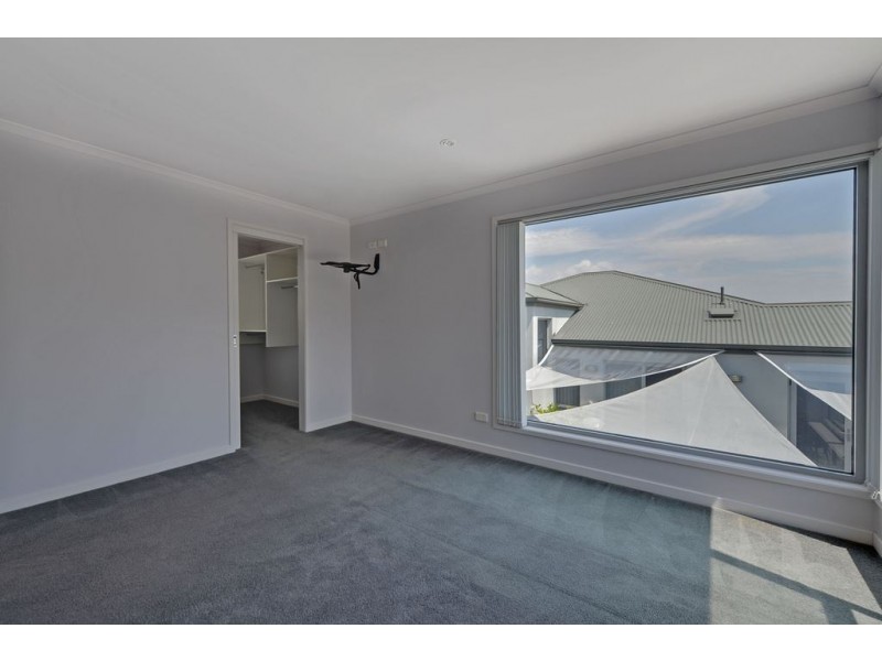 1/314 Carella Street, Tranmere TAS 7018