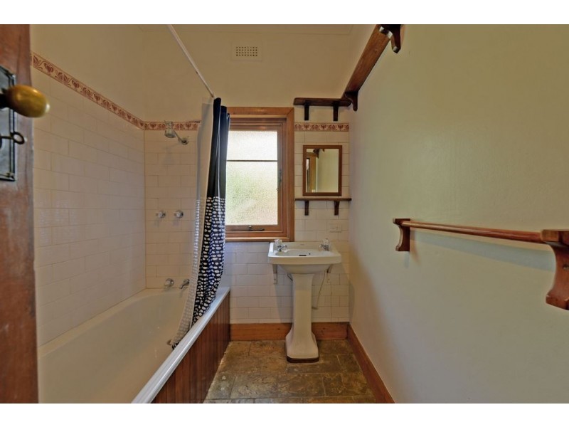 2 Carlton Street, Lenah Valley TAS 7008