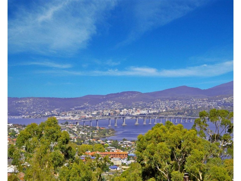 28 Sherwood Court, Lindisfarne TAS 7015