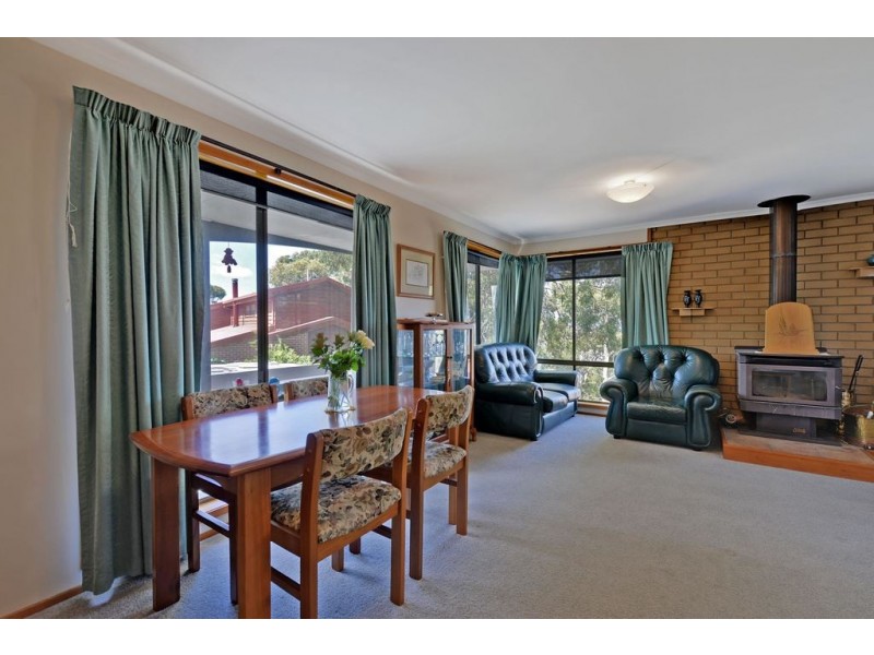28 Sherwood Court, Lindisfarne TAS 7015