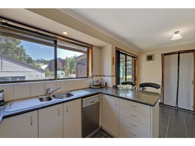 28 Sherwood Court, Lindisfarne TAS 7015