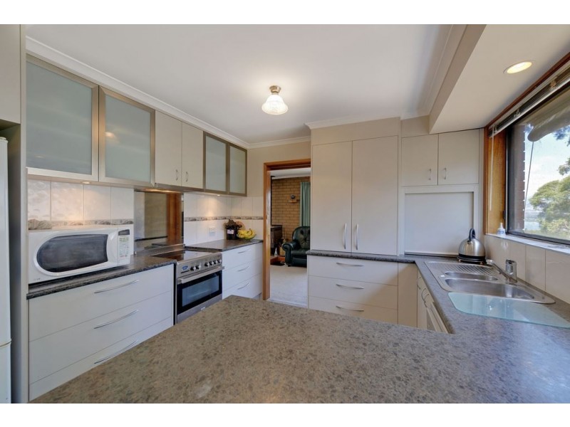 28 Sherwood Court, Lindisfarne TAS 7015