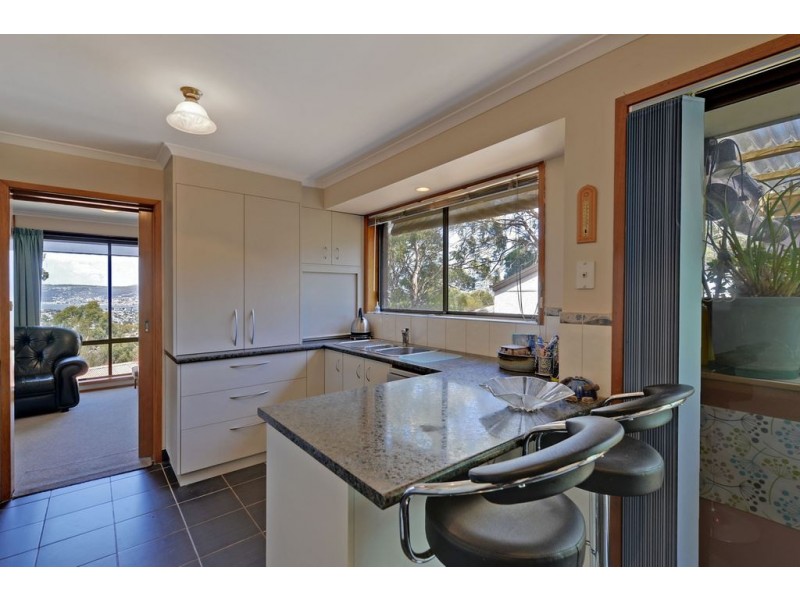 28 Sherwood Court, Lindisfarne TAS 7015