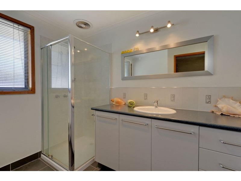 28 Sherwood Court, Lindisfarne TAS 7015