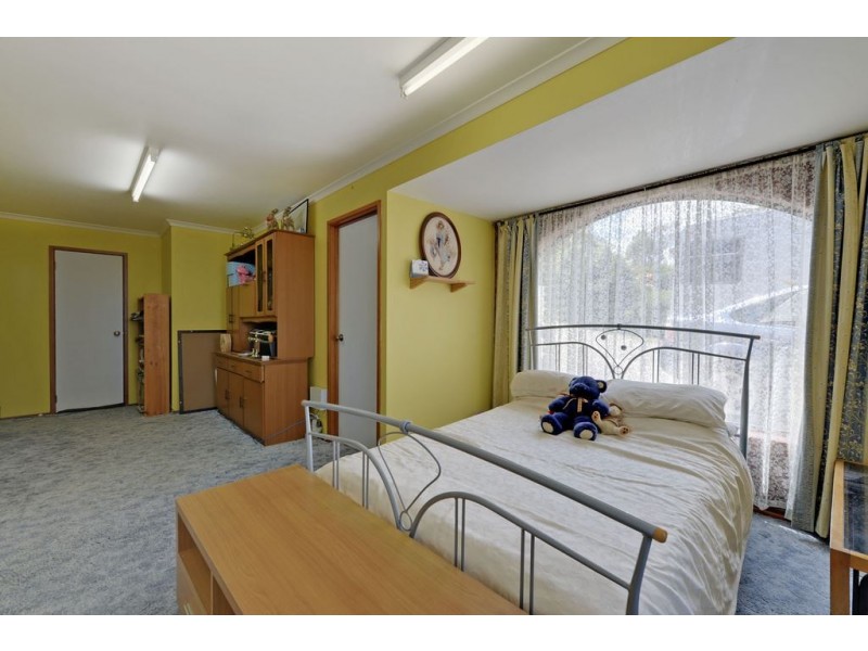 28 Sherwood Court, Lindisfarne TAS 7015