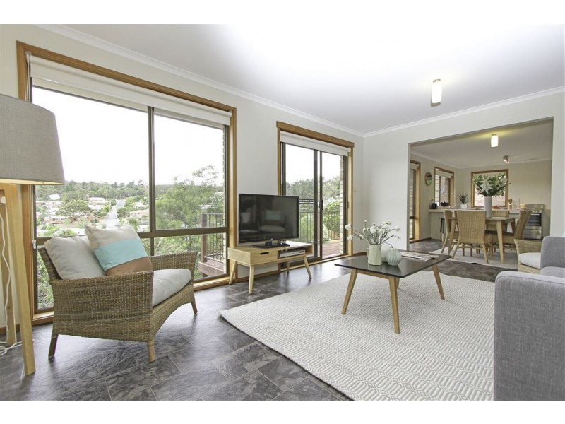 38 St Helens Street, Lindisfarne TAS 7015