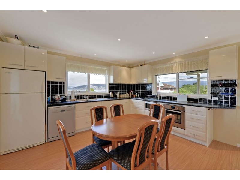 30 River Street, Bellerive TAS 7018