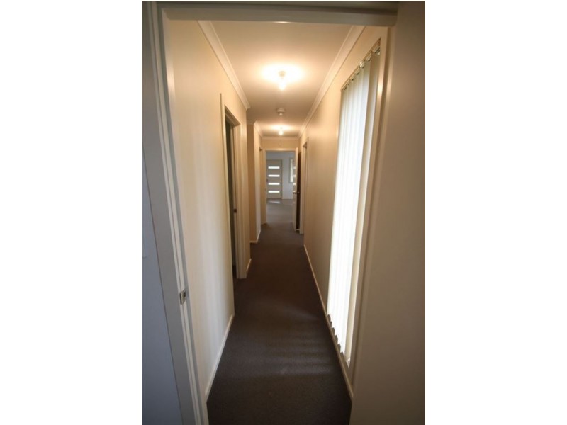 4 Clarence Crescent, Rokeby TAS 7019
