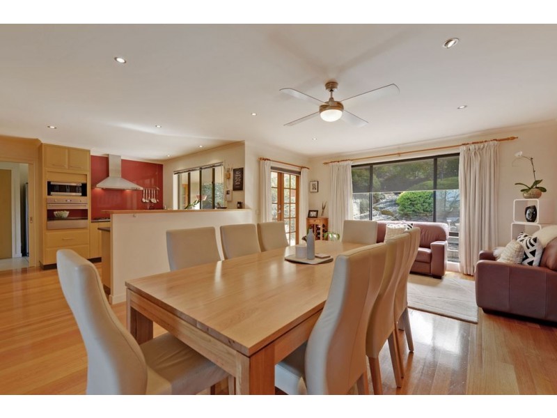 3 Selby Place, Lindisfarne TAS 7015