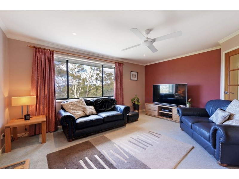 3 Selby Place, Lindisfarne TAS 7015