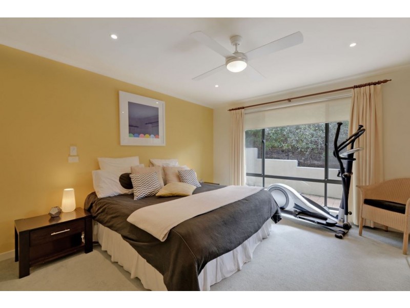 3 Selby Place, Lindisfarne TAS 7015
