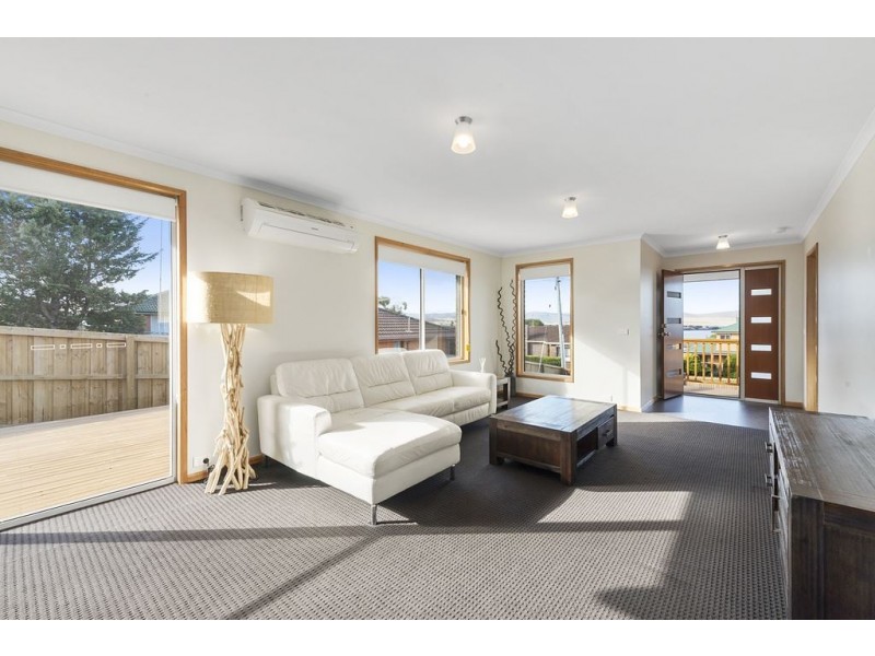 2 Lake Vue Parade, Midway Point TAS 7171