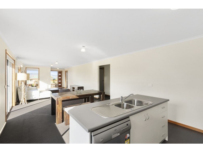 2 Lake Vue Parade, Midway Point TAS 7171