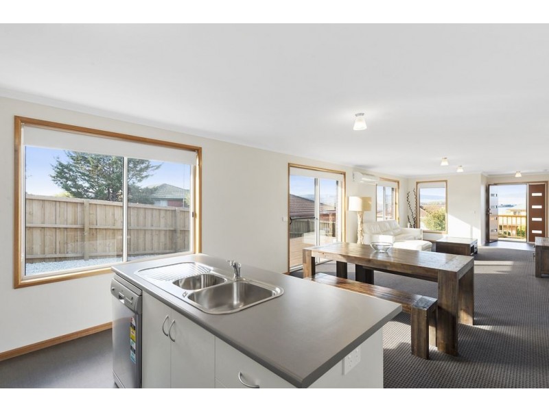 2 Lake Vue Parade, Midway Point TAS 7171