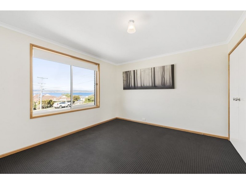2 Lake Vue Parade, Midway Point TAS 7171