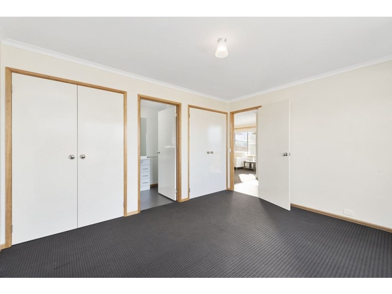 2 Lake Vue Parade, Midway Point TAS 7171