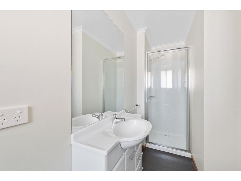 2 Lake Vue Parade, Midway Point TAS 7171