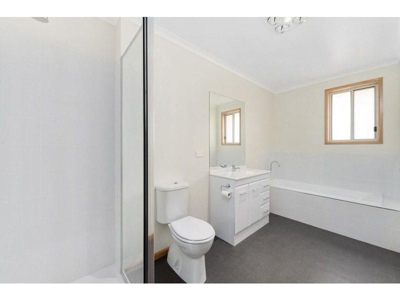 2 Lake Vue Parade, Midway Point TAS 7171