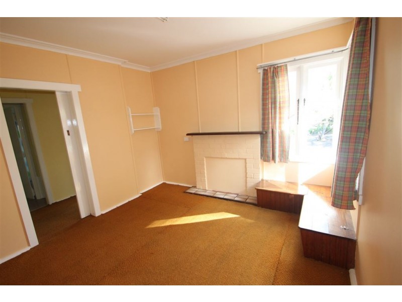 132a Begonia Street, Lindisfarne TAS 7015
