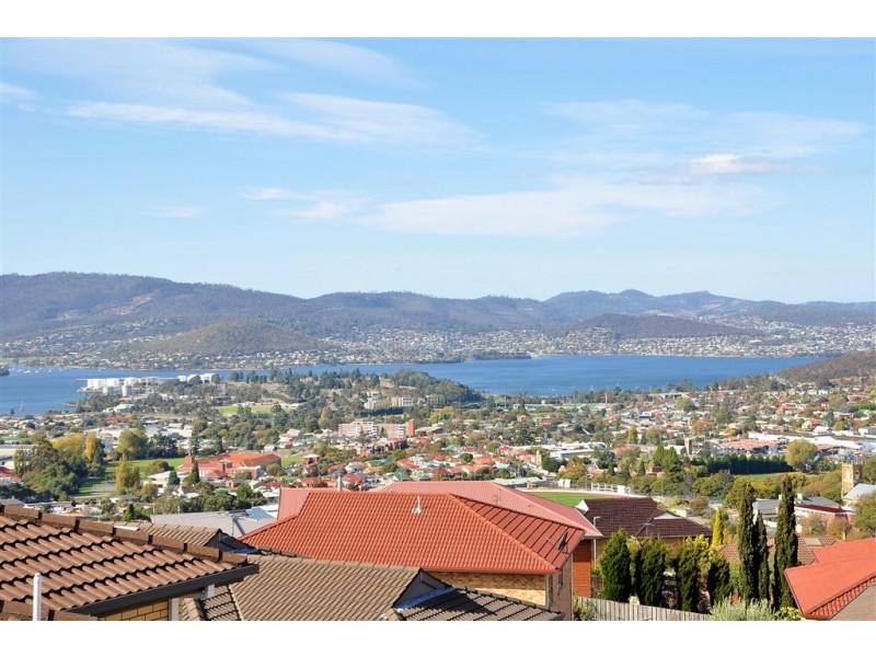 2/108 Amy Street, West Moonah TAS 7009