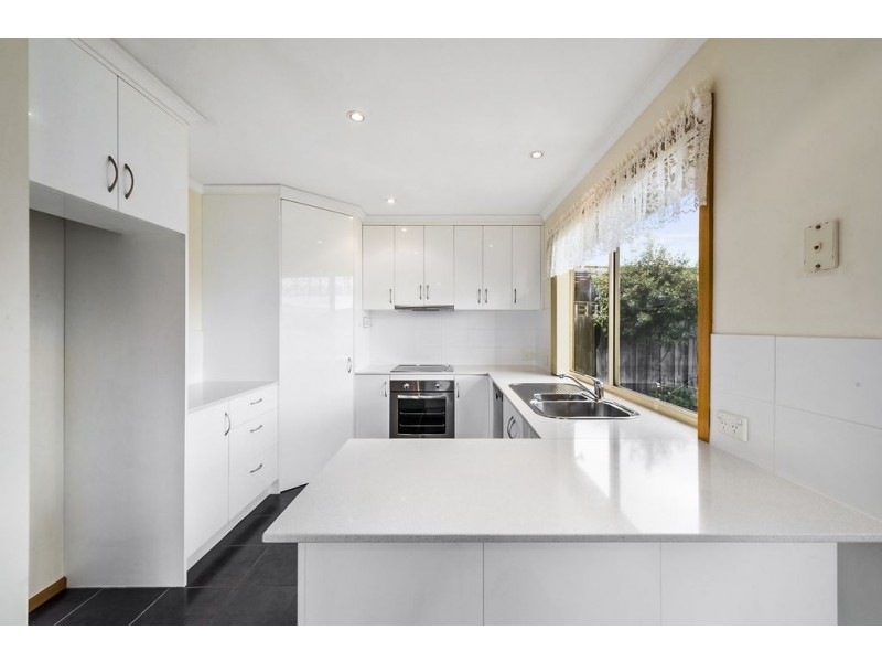 2/21 Paige Court, Warrane TAS 7018