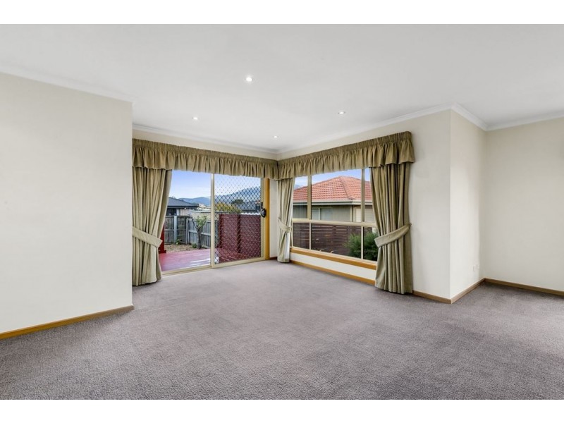 2/21 Paige Court, Warrane TAS 7018