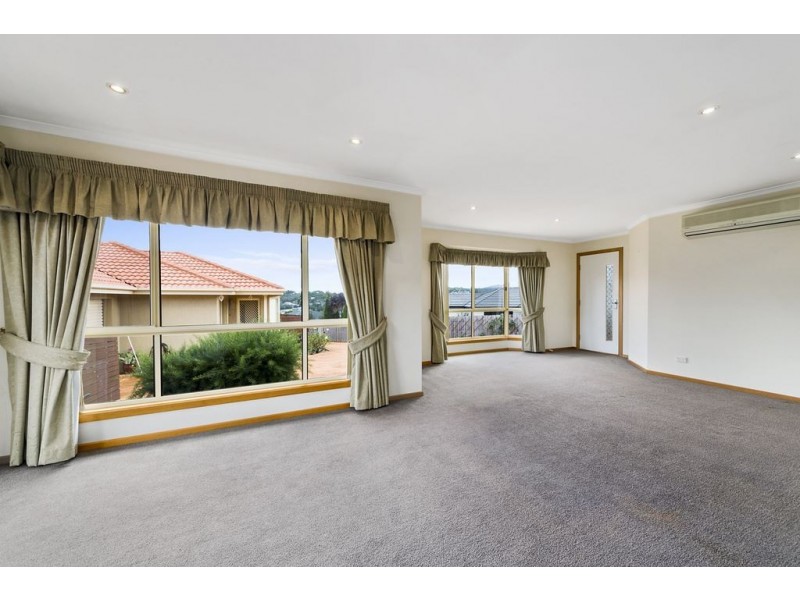 2/21 Paige Court, Warrane TAS 7018
