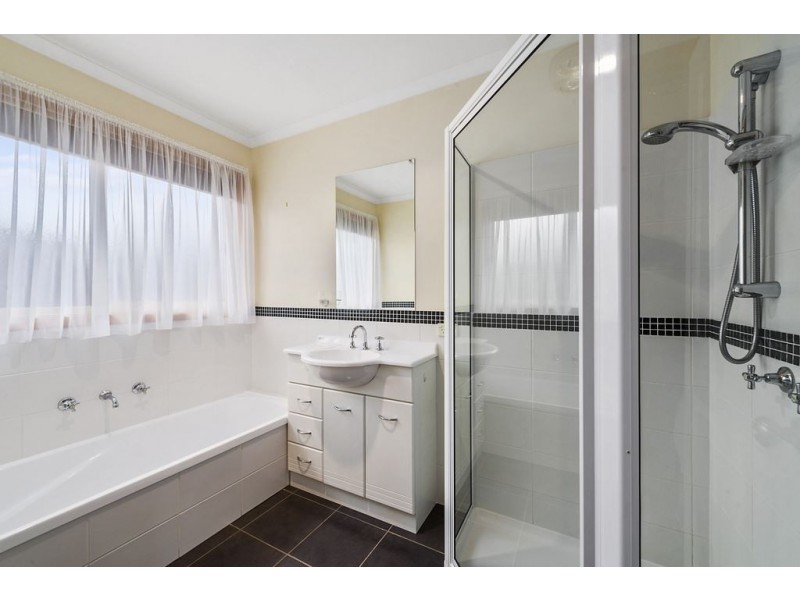 2/21 Paige Court, Warrane TAS 7018
