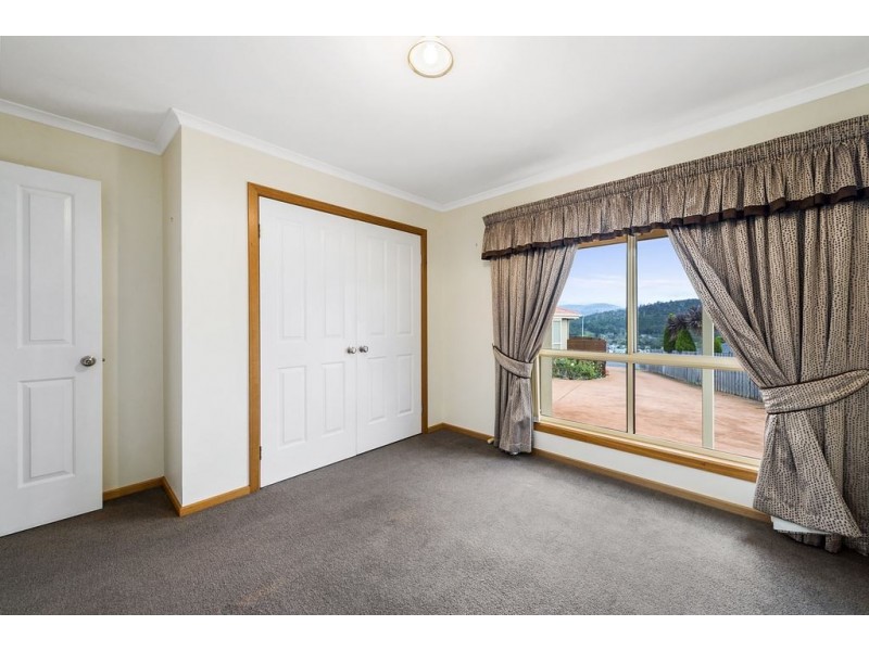 2/21 Paige Court, Warrane TAS 7018