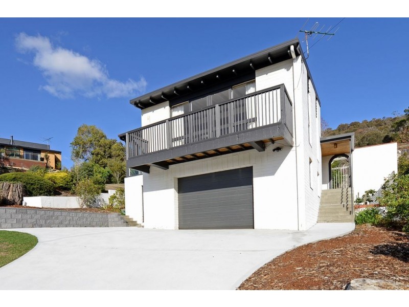 7 St Helen Street, Lindisfarne TAS 7015