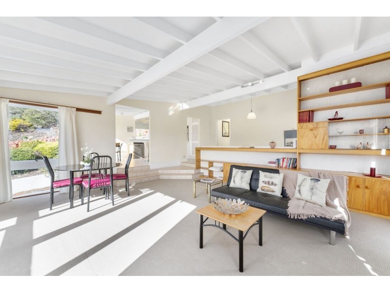 7 St Helen Street, Lindisfarne TAS 7015