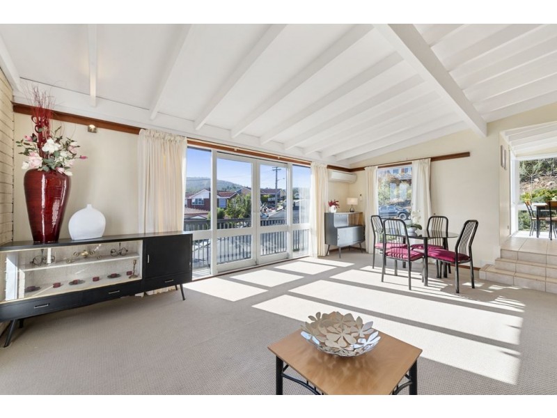 7 St Helen Street, Lindisfarne TAS 7015