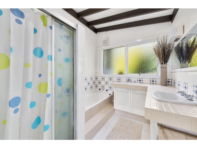 7 St Helen Street, Lindisfarne TAS 7015