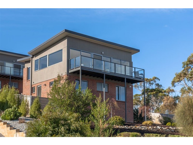 1/746 Oceana Drive, Tranmere TAS 7018