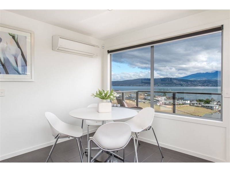 1/746 Oceana Drive, Tranmere TAS 7018