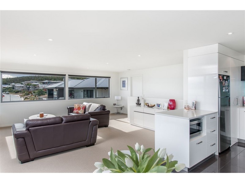 1/746 Oceana Drive, Tranmere TAS 7018