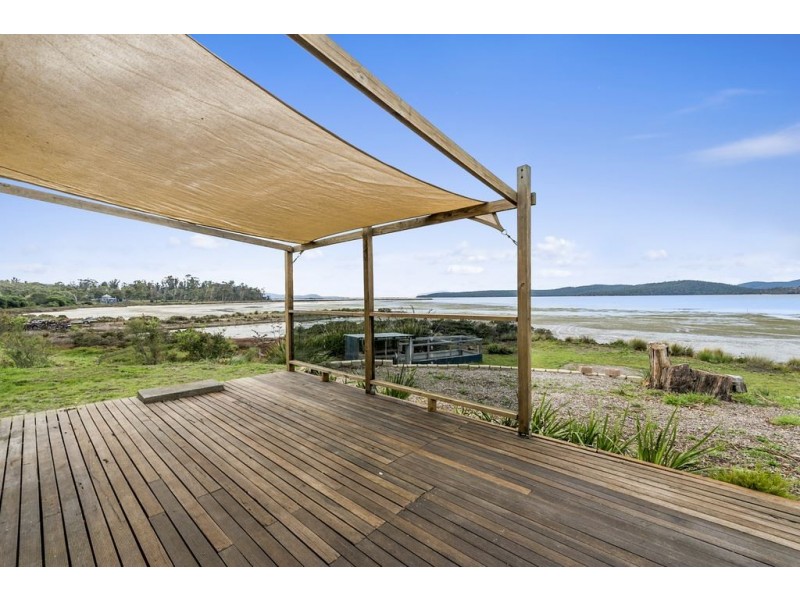 192 Bay Road, Boomer Bay TAS 7177
