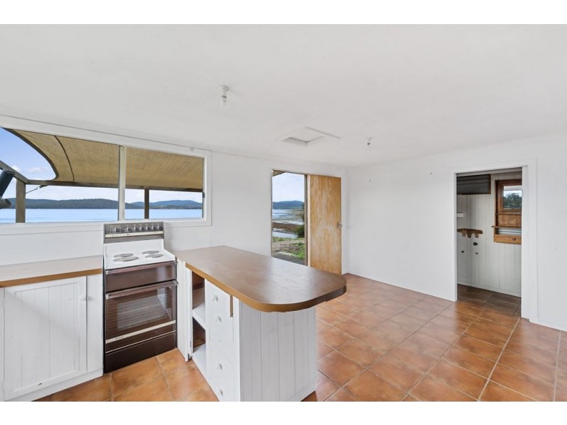 192 Bay Road, Boomer Bay TAS 7177