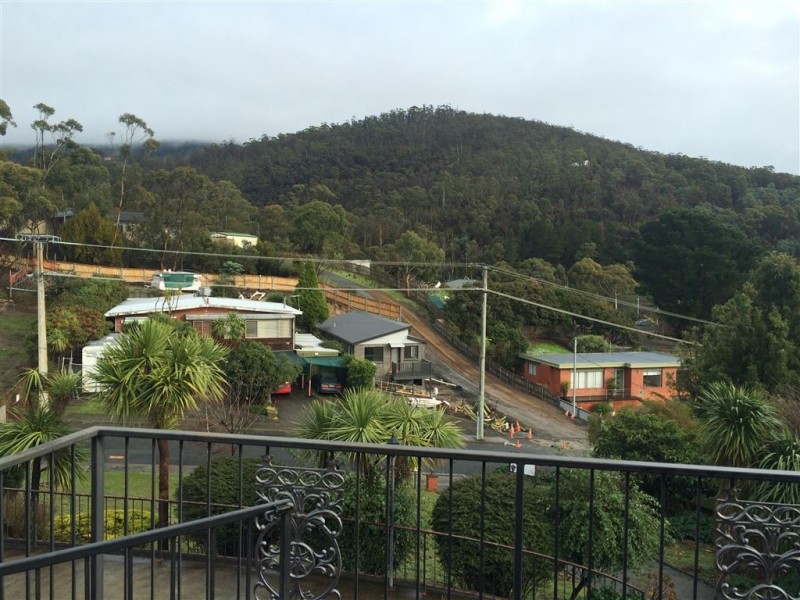 9 Beaumont Road, Lenah Valley TAS 7008