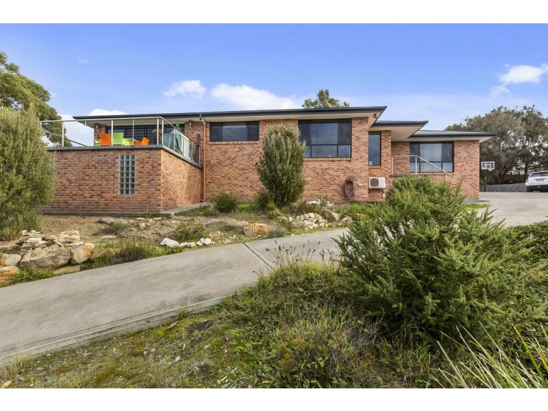 8 Wassell Place, Lindisfarne TAS 7015