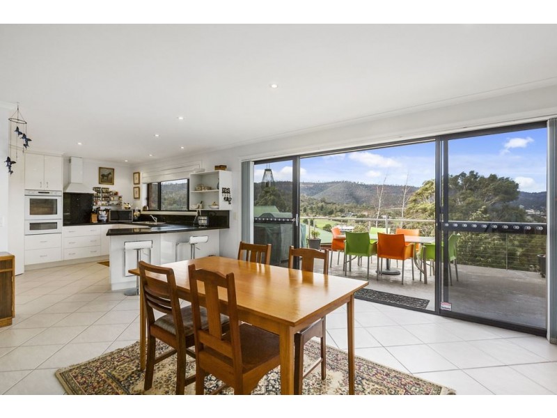 8 Wassell Place, Lindisfarne TAS 7015