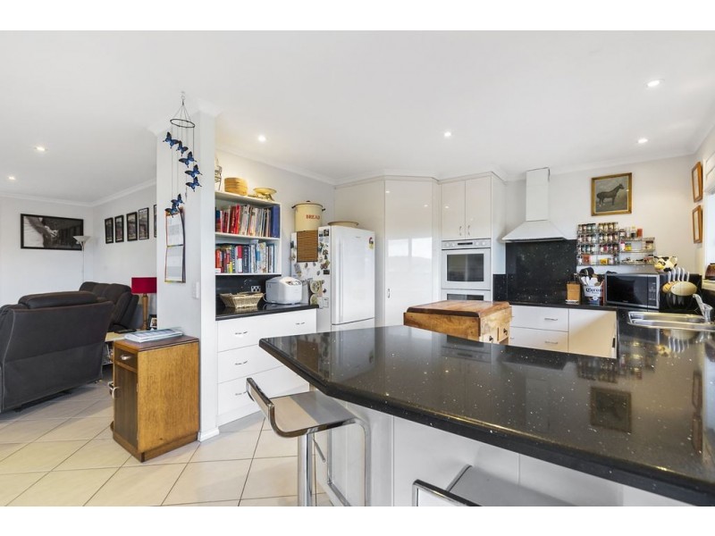 8 Wassell Place, Lindisfarne TAS 7015