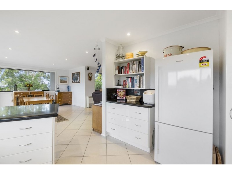 8 Wassell Place, Lindisfarne TAS 7015