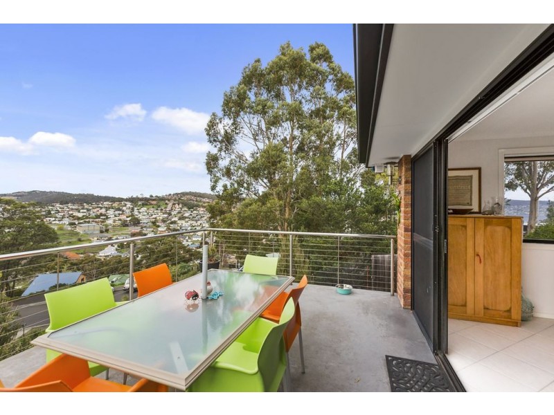 8 Wassell Place, Lindisfarne TAS 7015