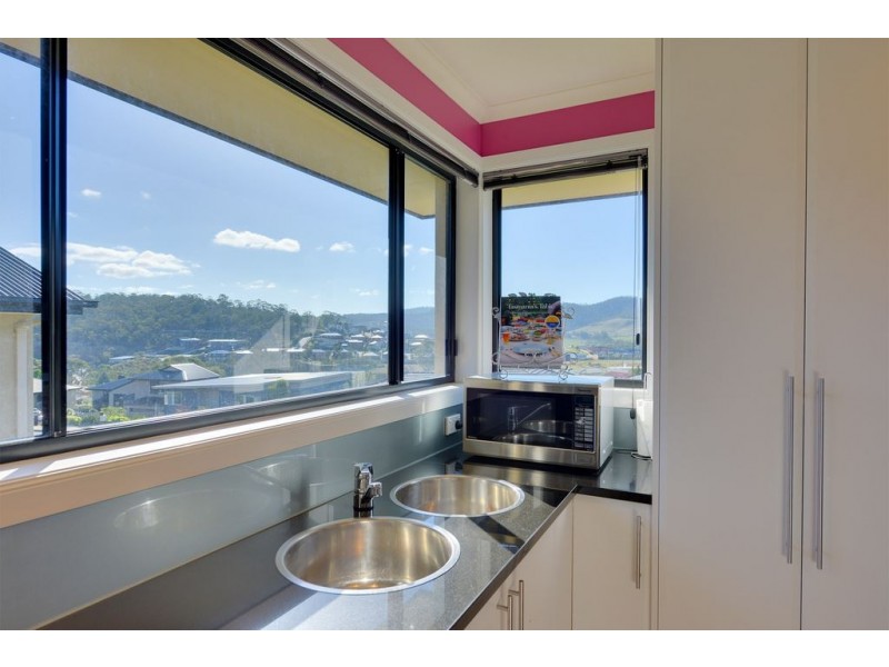 1/3 Raleigh Court, Howrah TAS 7018