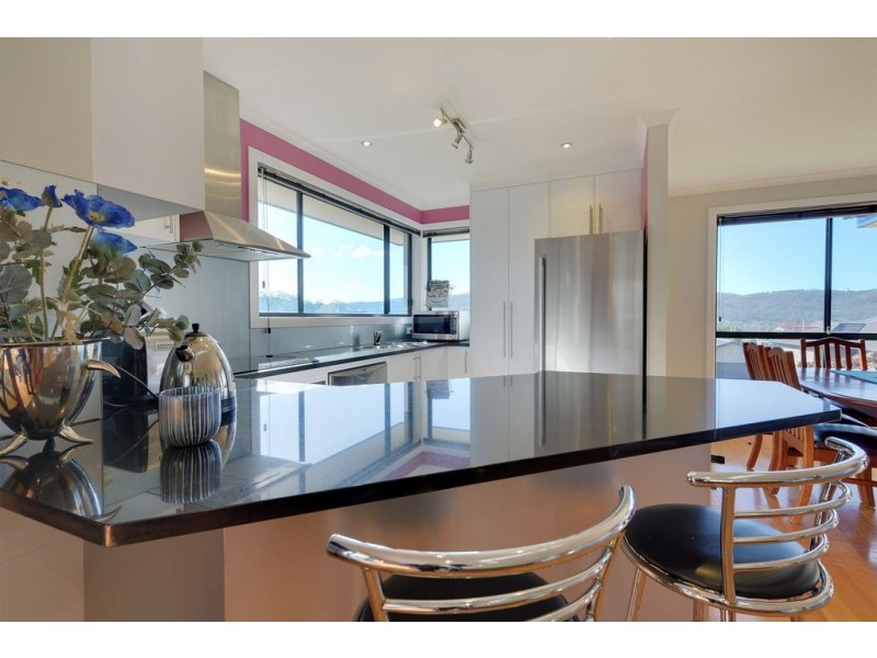 1/3 Raleigh Court, Howrah TAS 7018